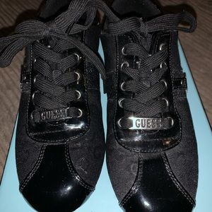 Black guess sneakers